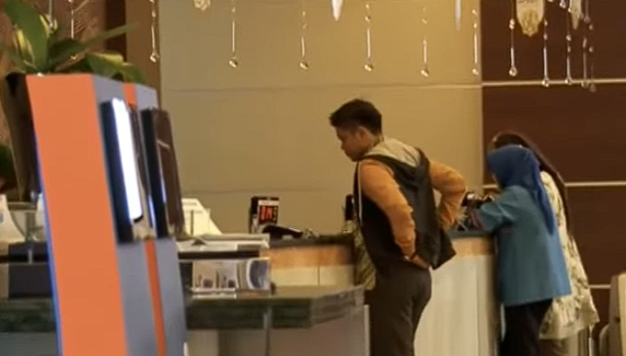 Nasabah cek Rekening