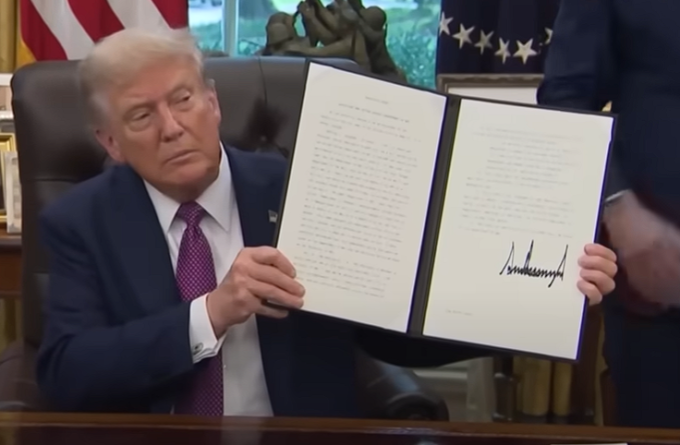 Trump Resmi Tandatangani Pergantian Nama Departemen Pertahanan