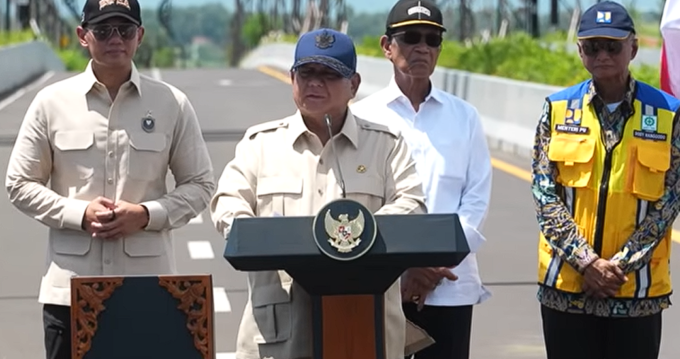 Prabowo Resmikan Jembatan