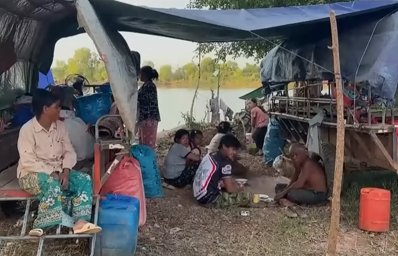 Warga Thailand Evakuasi Dari Medan Perang